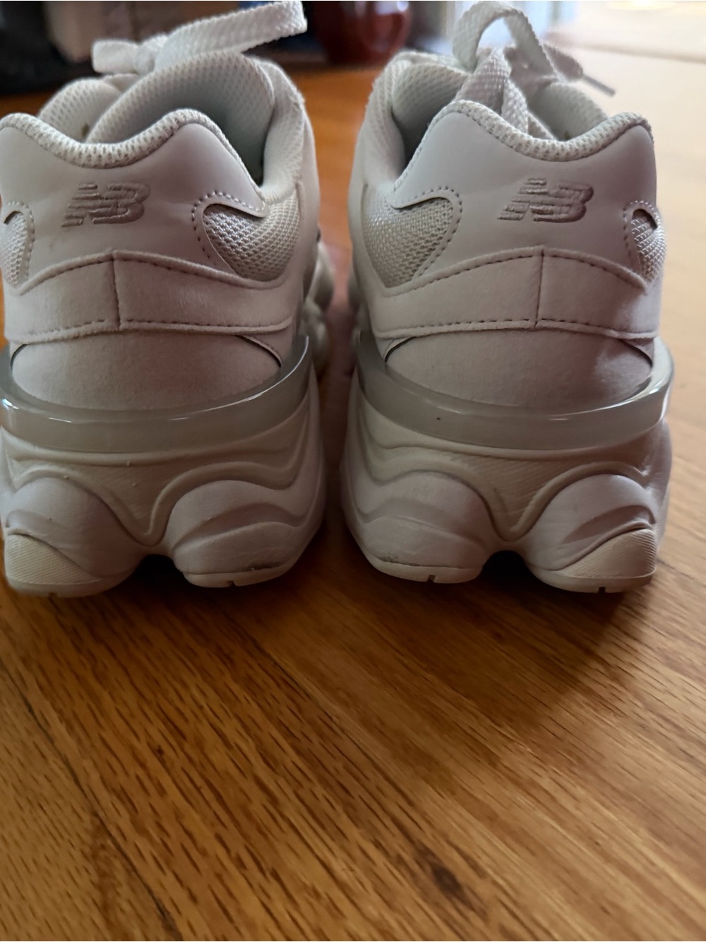New Balance 9060 - Picture 3 of 6